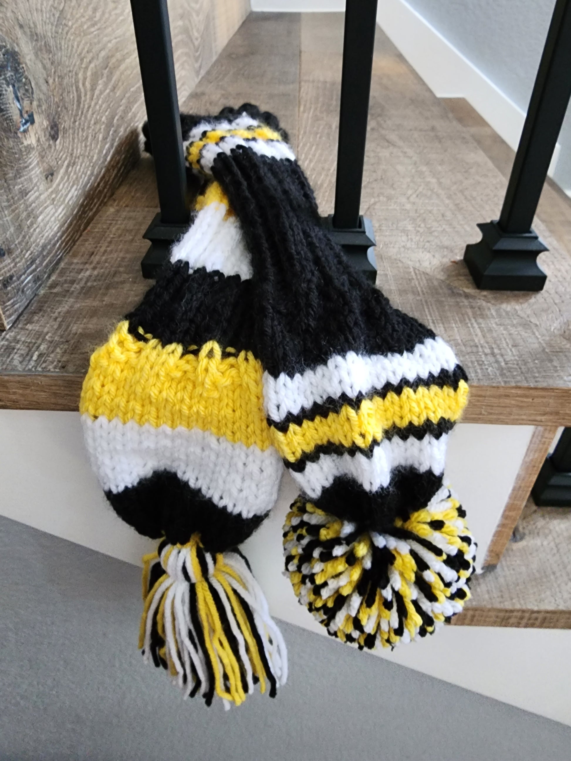 Two Golf Club Head Covers Retro-Vintage Black, Yellow & White with Tassels for Fairway Wood & Hybrid Covers - Austinknittylimits