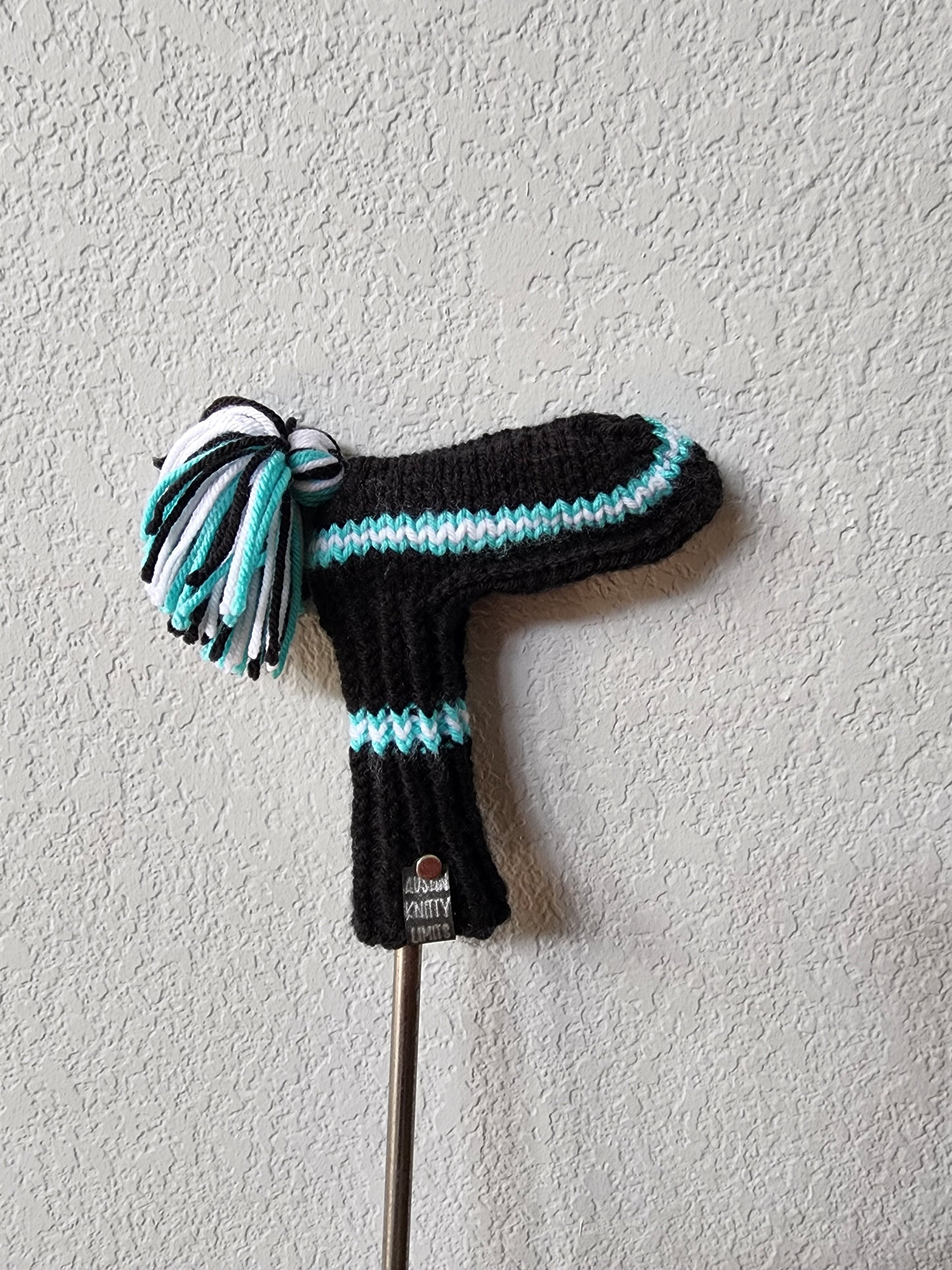 One Golf Club Head Cover Retro-Vintage Black, White & Aqua for Putter