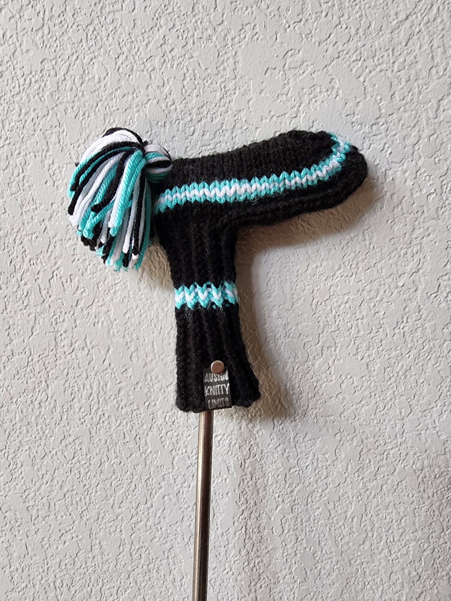 One Golf Club Head Cover Retro-Vintage Black, White & Aqua for Putter