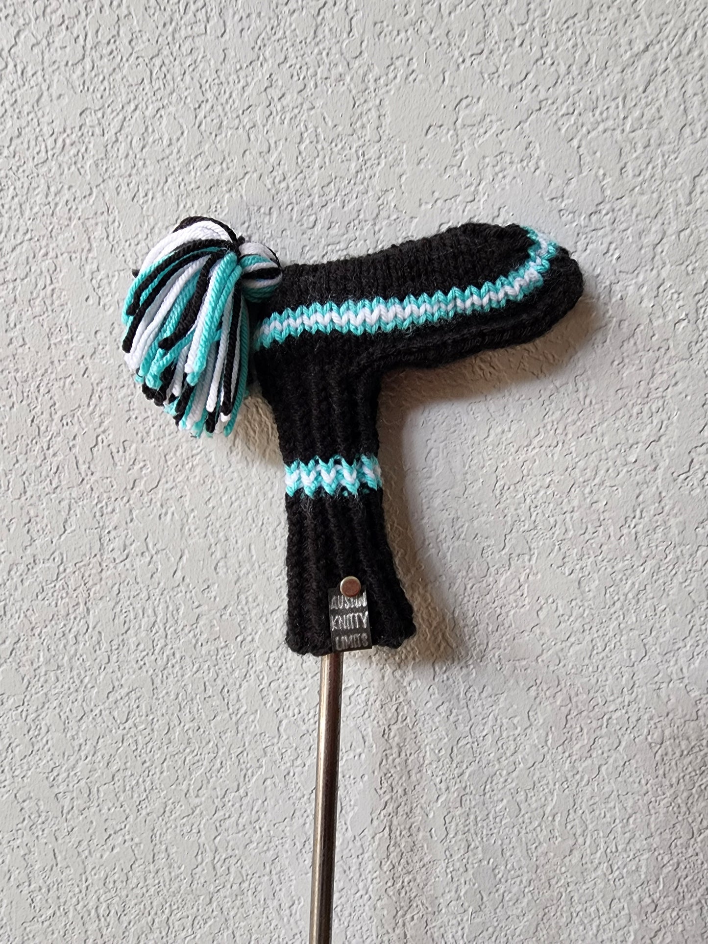 One Golf Club Head Cover Retro-Vintage Black, White & Aqua for Putter